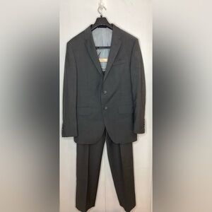 Coppley For  Harry Rosen 1883. Classic Formal 100% Grey wool suit. Size 39. GC